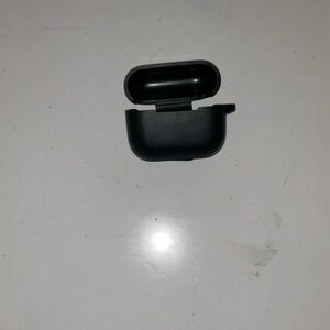 Black Airpod pro case.